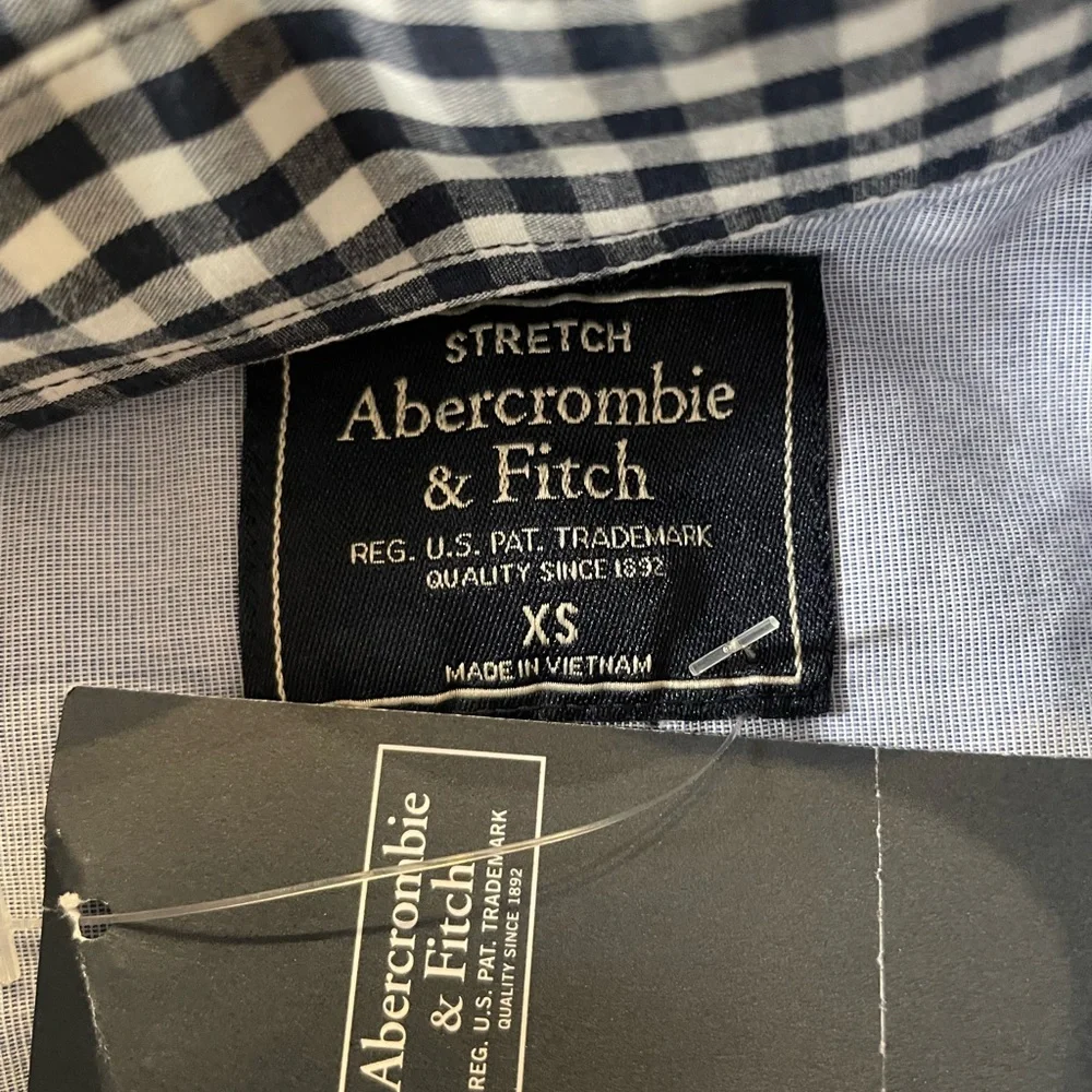 Abercrombie & Fitch Gingham Check Print Button Down Shirt in Navy Size XS NWT - Picture 3 of 6